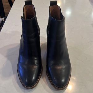 Madewell Chelsea bootie black leather